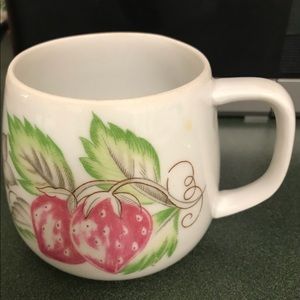 Vintage Amcrest  Japan Coffee Strawberry 🍓 Pattern Ceramic Coffee Mug!